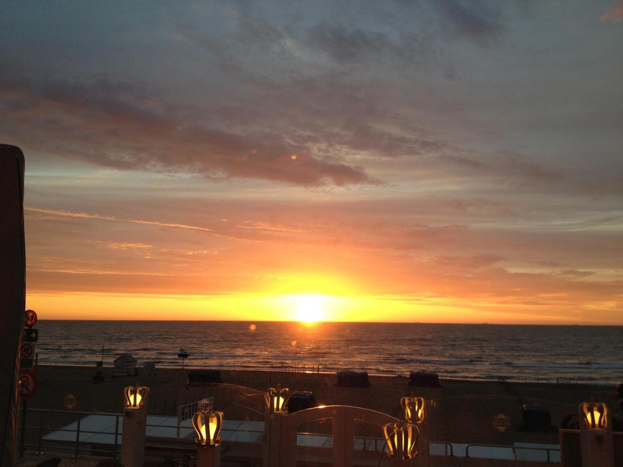Beach Hotel เดอฮาน ภายนอก รูปภาพ
